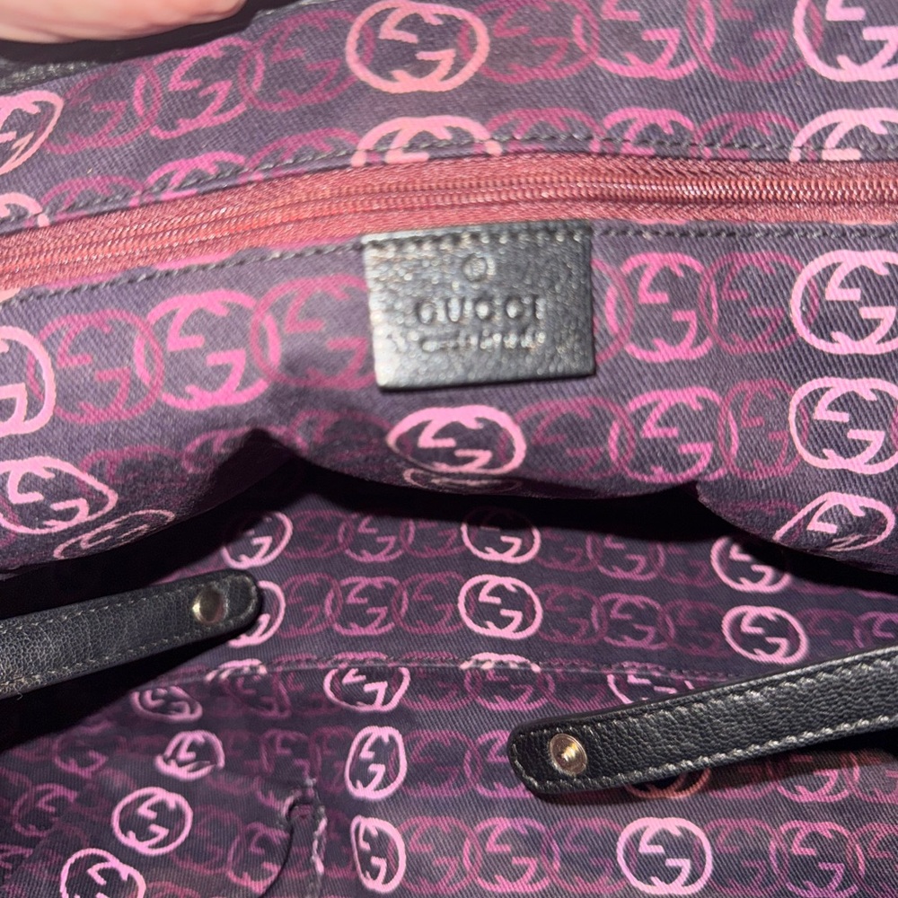 Gucci Black Leather Shoulder Bag - Picture 9 of 9